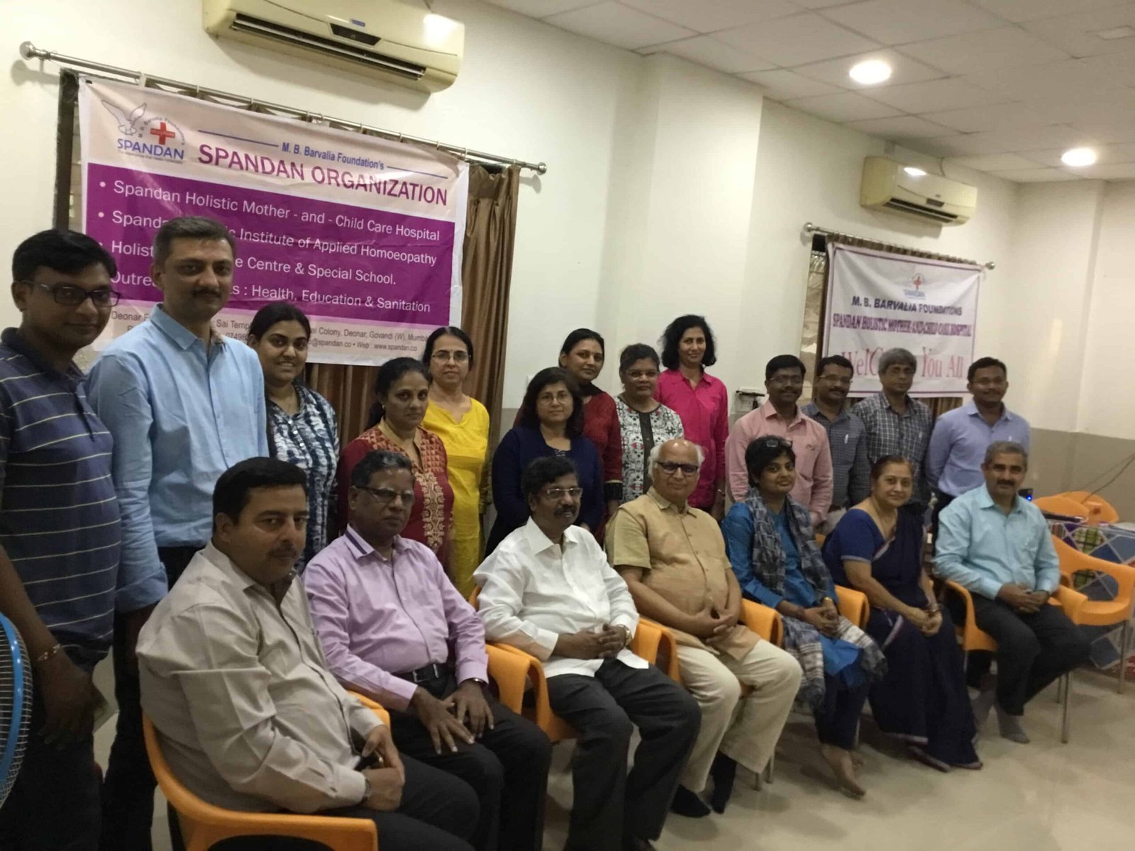 Participants withDr Barvalia and Sudheendraji